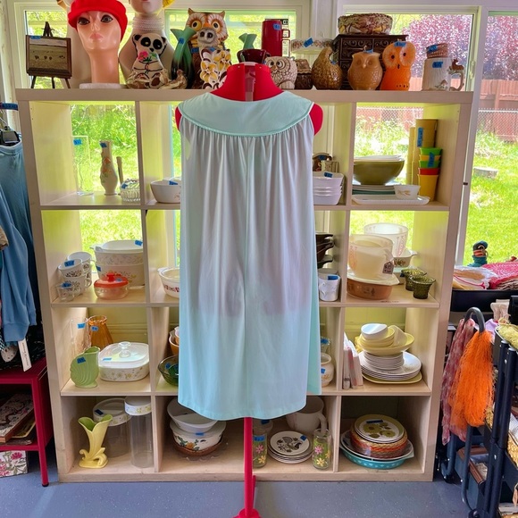 VINTAGE Nightgown and Robe Set - Picture 11 of 16
